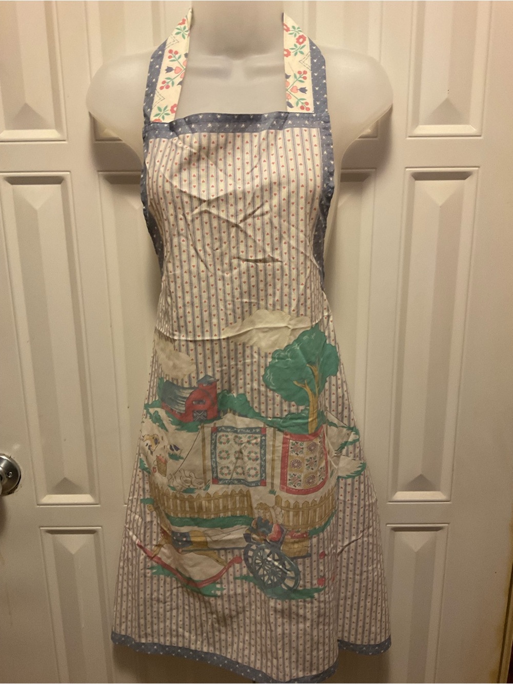 Vintage women’s kitchen bib style full apron with hearts & flowers geese farm